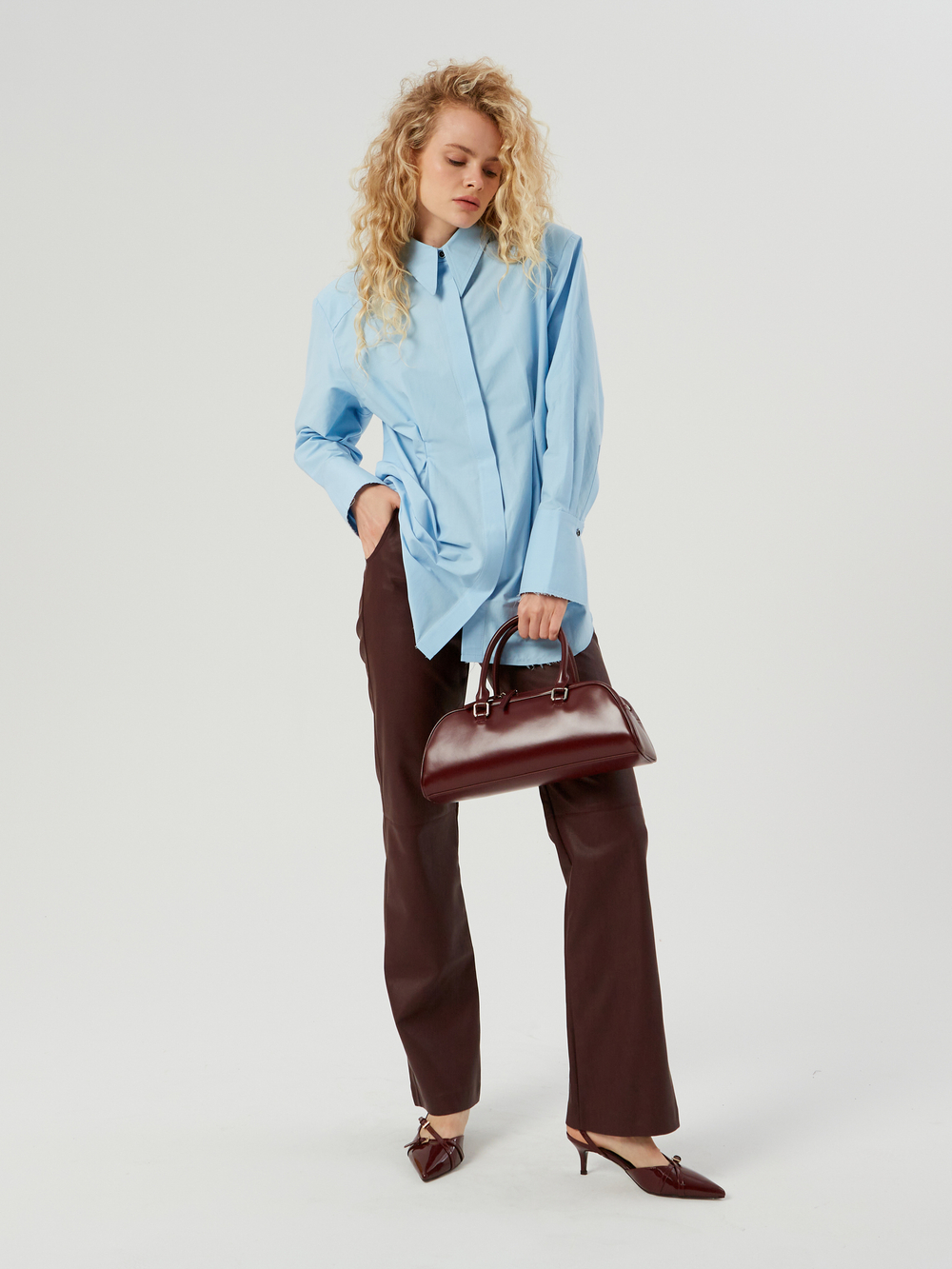 Рубашка с защипами голубая