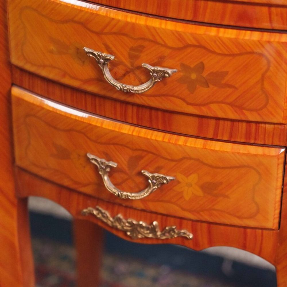 Комод c инкрустацией
