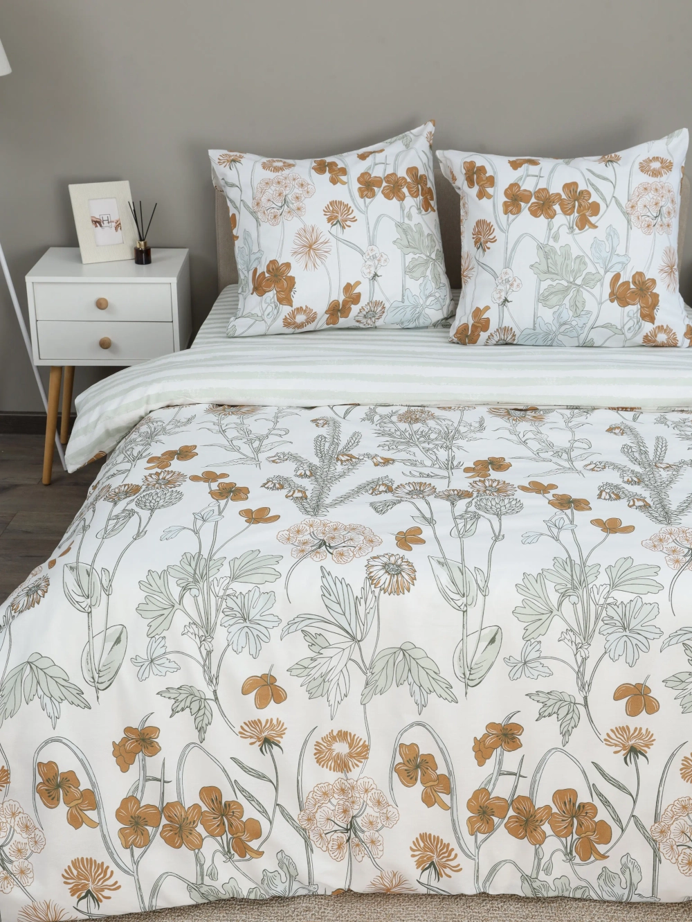 Постельное белье 2,0 Макси бязь «Павлина», «Цветочная поляна»