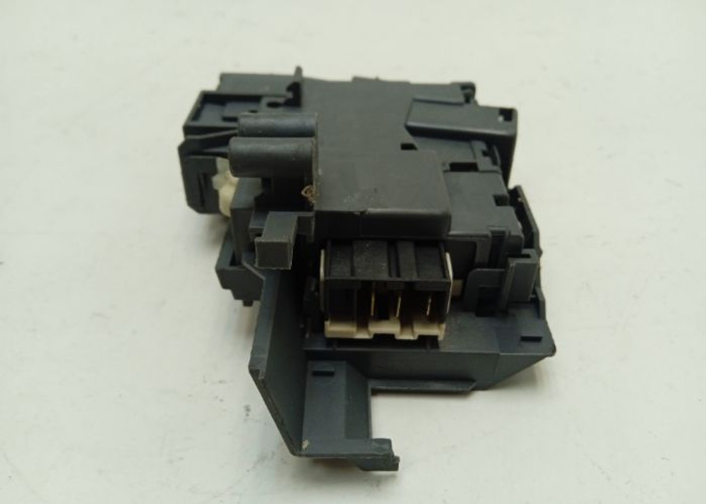 ITWA51051G кт131 Блокировка люка для стиральной машины с вертикальной загрузкой Indesit 461973072881 б/у