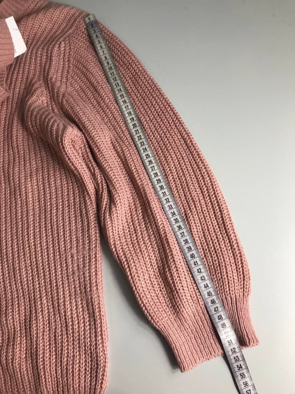 Свитер Shein объемный и с оригинальной спинкой, визуально на 52/54 размер