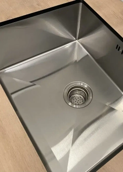 Фреза кромочная прямая, обгонная, 4 лезвия с нижним подшипником, 16x50, хвостовик 8 мм.