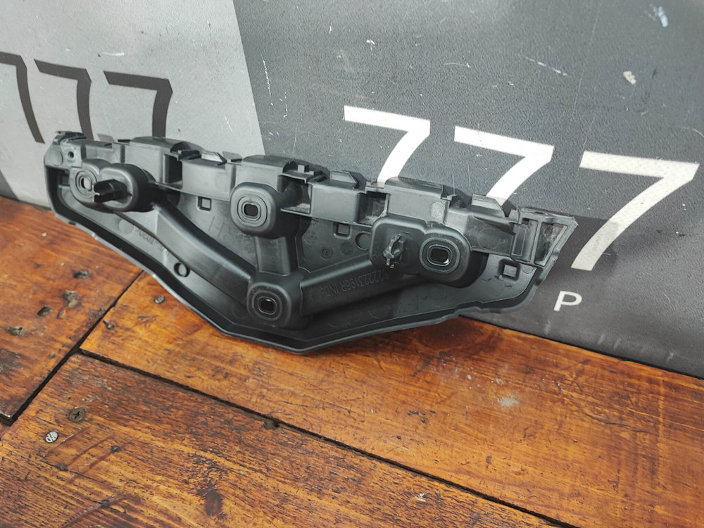 Кронштейн переднего бампера правый LADA X-Ray 15-22 Б/У Оригинал 622223196R