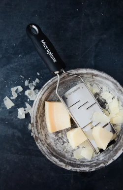 Microplane Большая бритва Gourmet для сыра пармезан