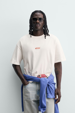 ZARA ФУТБОЛКА С ФОТОПРИНТОМ, ЖЕЛТОВАТО-БЕЛЫЙ