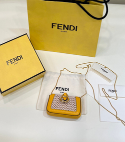 Fendi Nano Baguette 11 cm