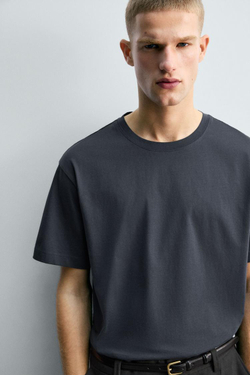 ZARA ФУТБОЛКА ИЗ МЕРСЕРИЗОВАННОГО ХЛОПКА С КОРОТКИМИ РУКАВАМИ, ТЕМНО-СЕРЫЙ