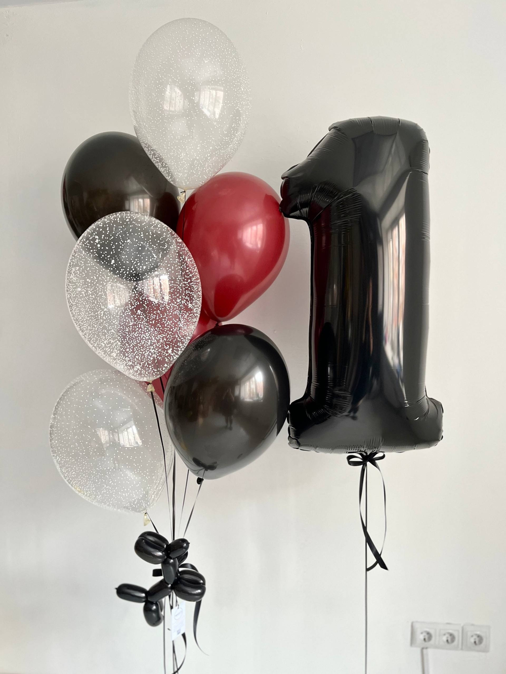 Воздушные шары на годовасие черный/марсало №3911
