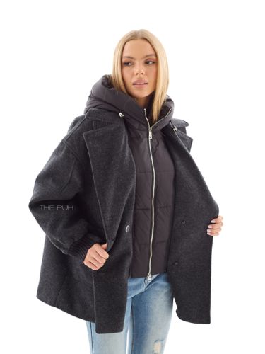 Графитовое двубортное пальто с манишкой