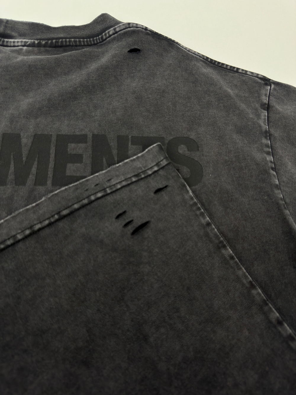 Футболка Vetements