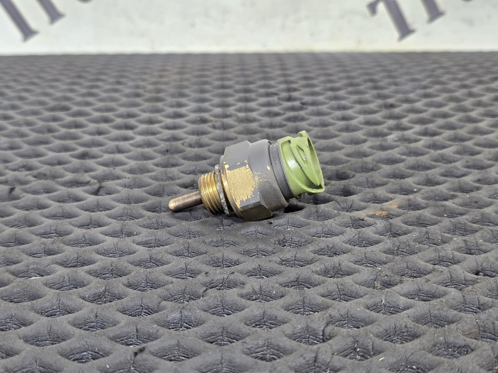 Датчик температуры охлаждающей жидкости