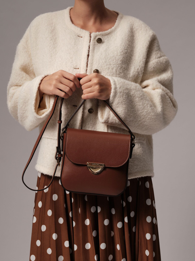 Сумка кожаная через плечо коричневая