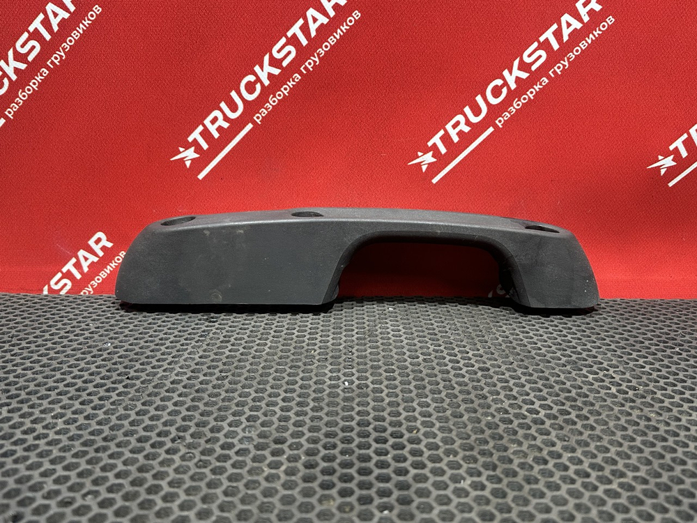 Ручка решетки радиатора правая