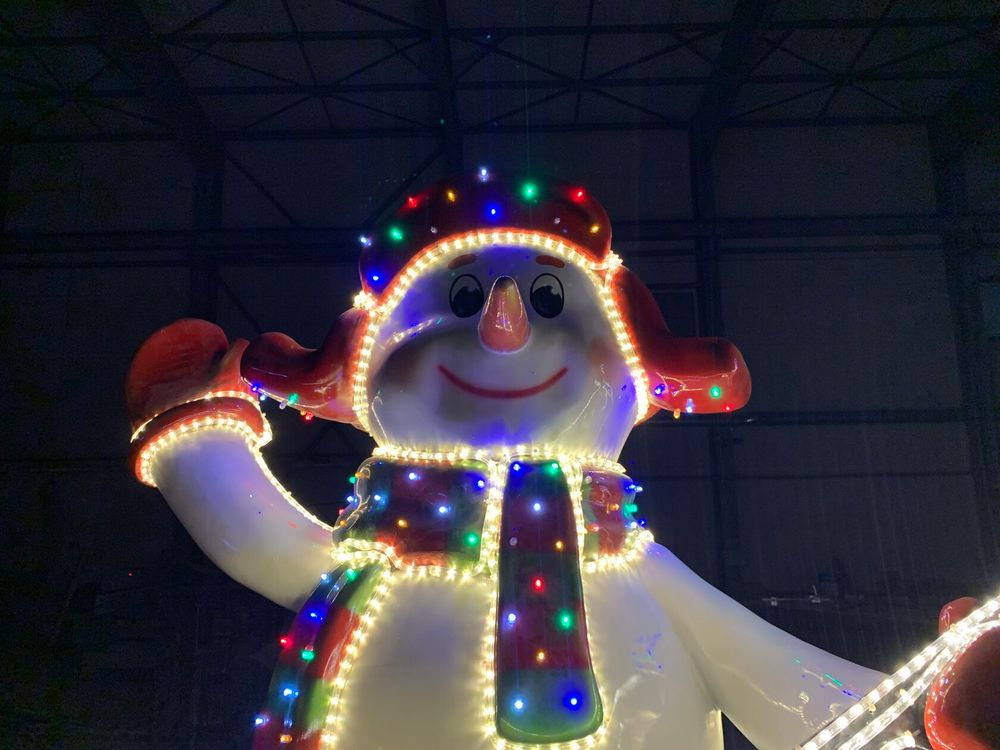 Уличная фигура "Снеговик с балалайкой"