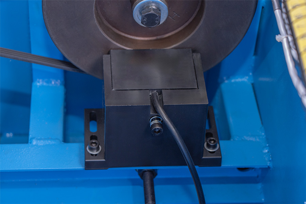 B200A Стенд балансировочный