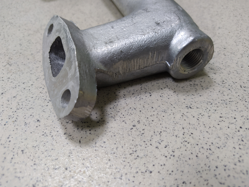 Труба водяная левая 238-1003291-В