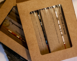 Браслет-морзе из бисера на красной нити "Девочка огонь!" Desire by A.S.