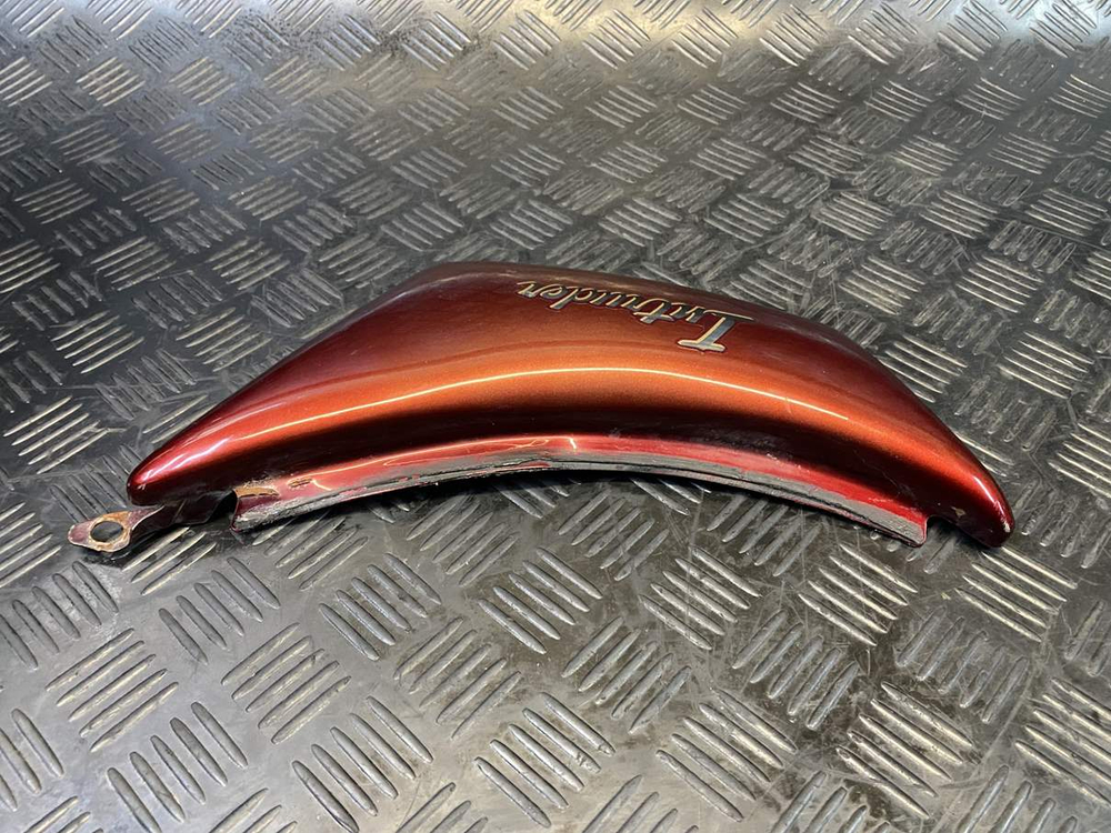 Крышка боковая правая Suzuki Intruder VS750 VR51A