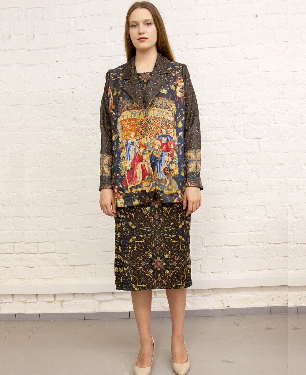 Комплект (платье и жакет) "Кормление птиц"