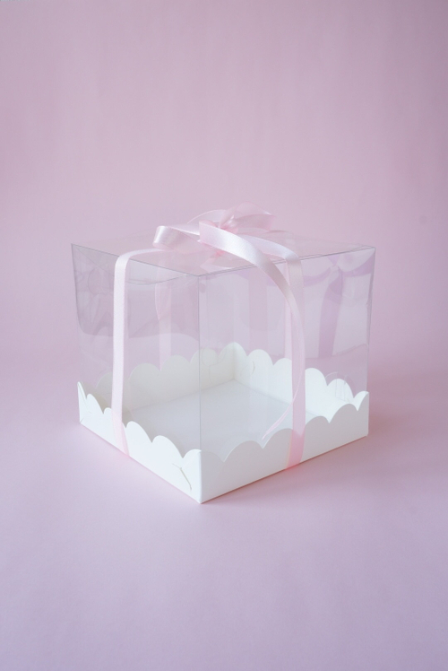 Коробка для торта  с прозрачным куполом 150*150*140 мм (белая)