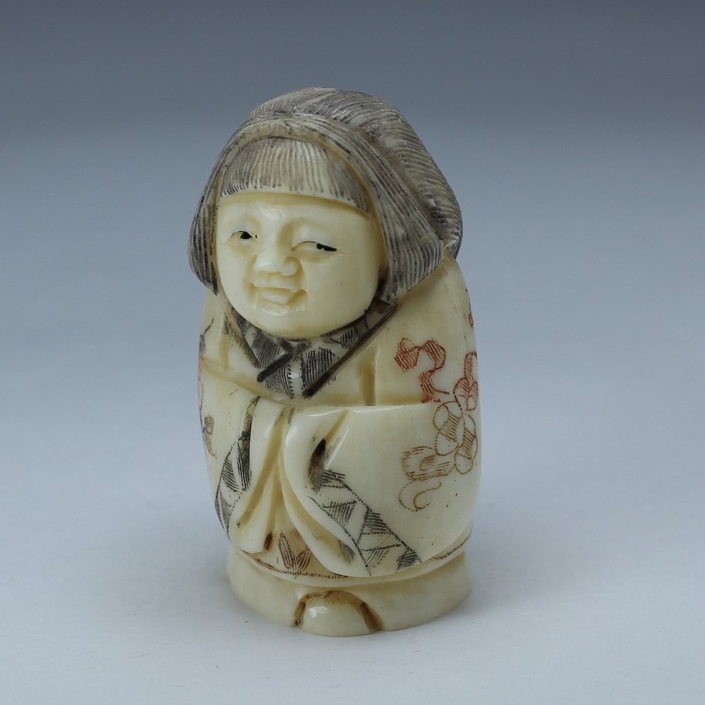 Нэцкэ Девушка