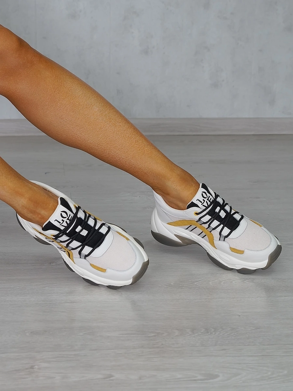 Кроссовки женские демисезонные