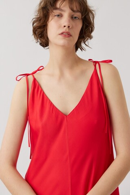 Сарафан на бретелях алый