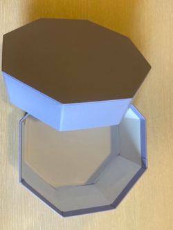 Короткие восьмигранники 16 см.Цвет;Светло серый. Розница 350 рублей .