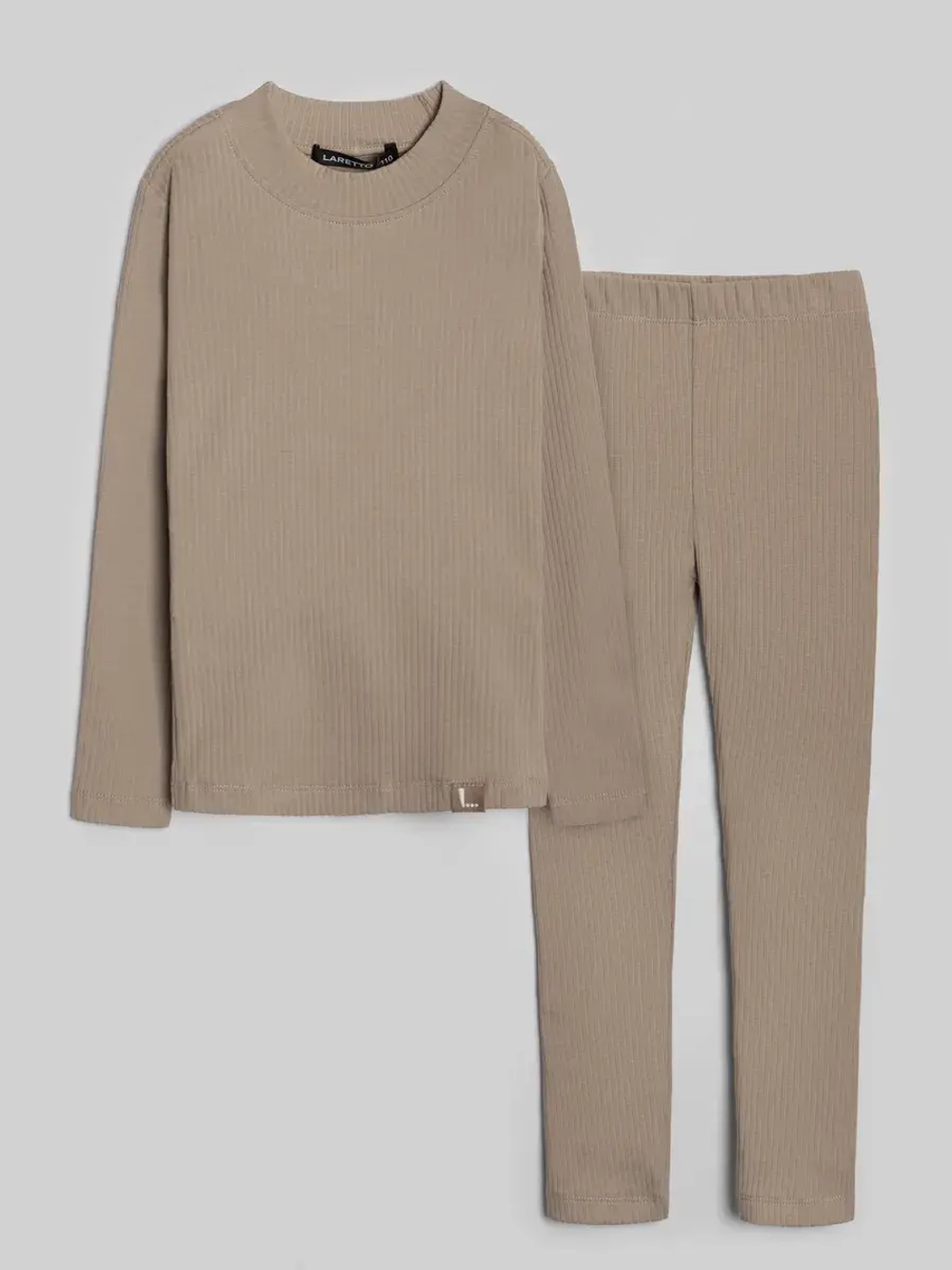 Костюм для девочки на осень