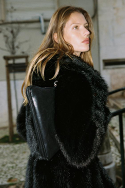 ZARA УДЛИНЕННАЯ СУМКА ЧЕРЕЗ ПЛЕЧО, ЧЕРНЫЙ