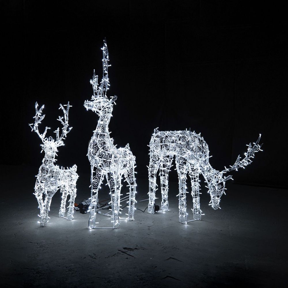 светящиеся фигуры оленей