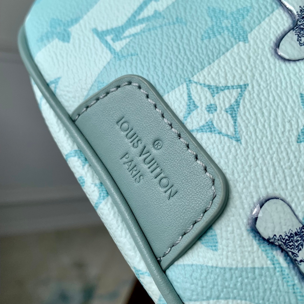 Louis Vuitton Discovery Bumbag