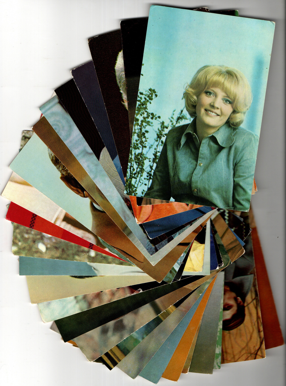 №40 Открытки Артисты и актёры СССР 1970–1980-е г. 25 штук. Цветные, чистые, без повторов