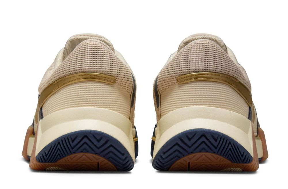 Мужские кроссовки теннисные Nike Zoom GP Challenge 1 Premium - Бежевый, небесный, Золотой