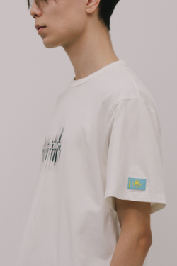 T-shirt with "Tugan elim" print