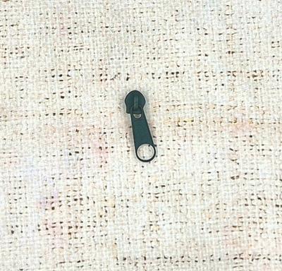 Бегунок галантерейный спираль Т5, №273 тёмно-зелёный