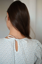 Платье Муза из фланели, Белый с нежными веточками