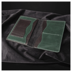 Кожаная обложка на паспорт «Волк»