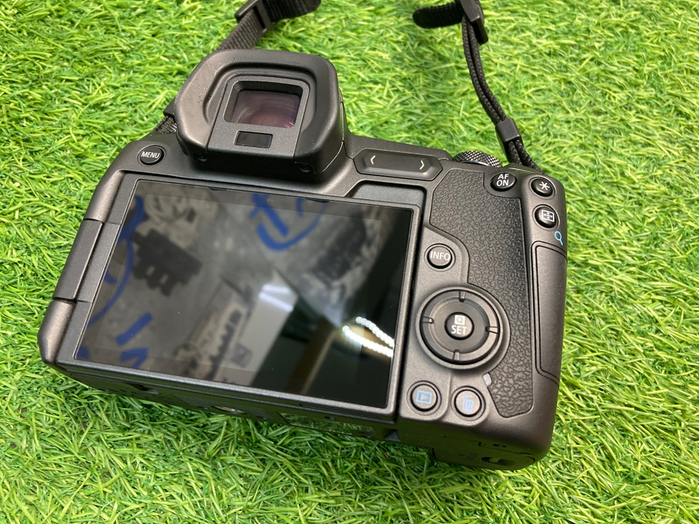 Canon EOS R 4.000 кадров