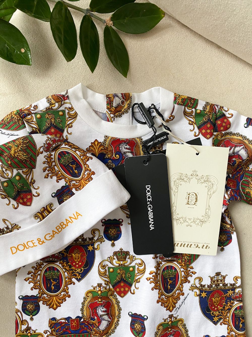Новый комплект Dolce&Gabbana, 68