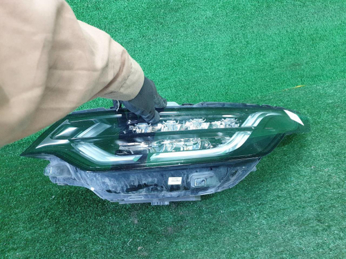 Битая Фара левая Land-Rover Discovery 5 (2016-2021) LED