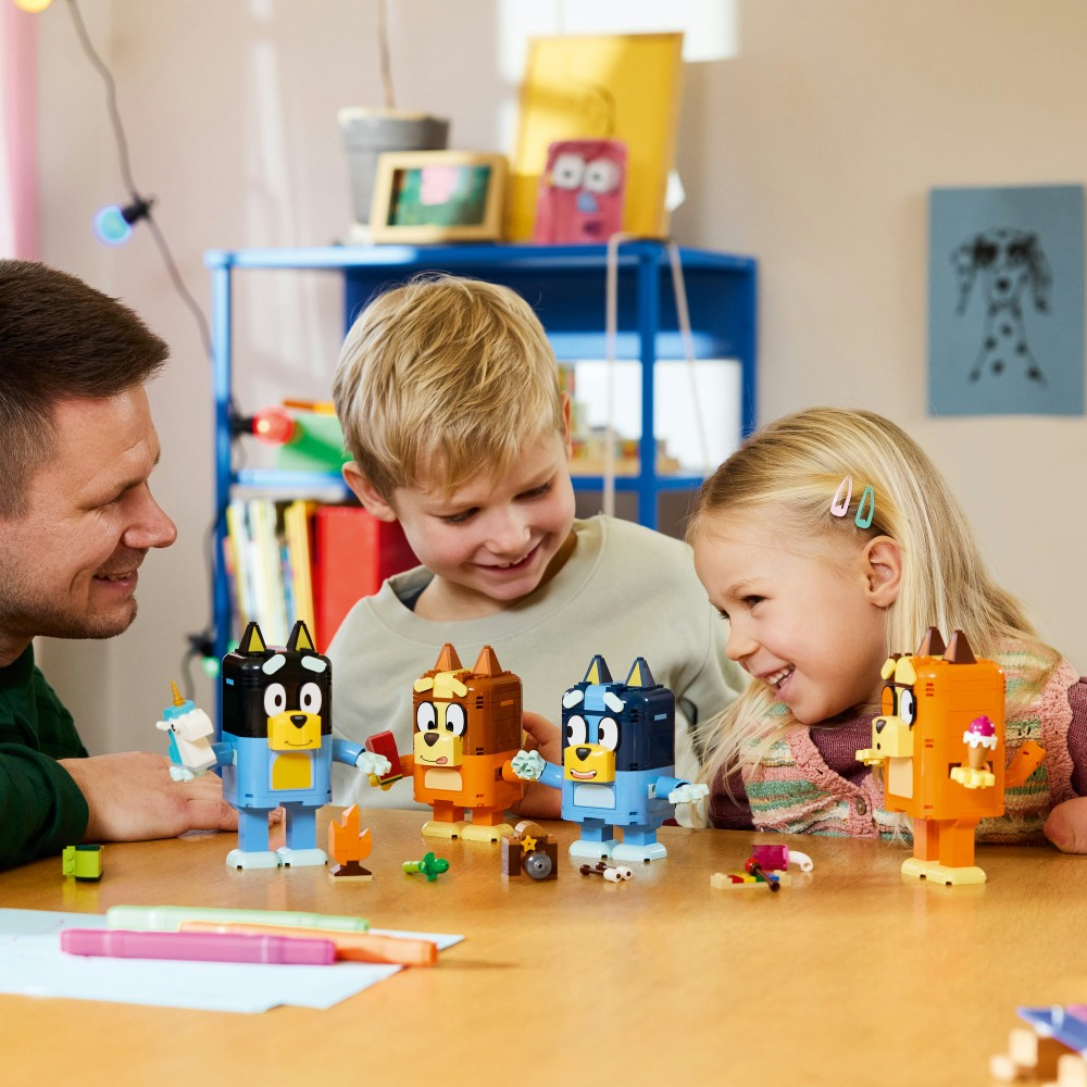 Конструктор LEGO Bluey 11217 Семья Блюи из кубиков — фото 9