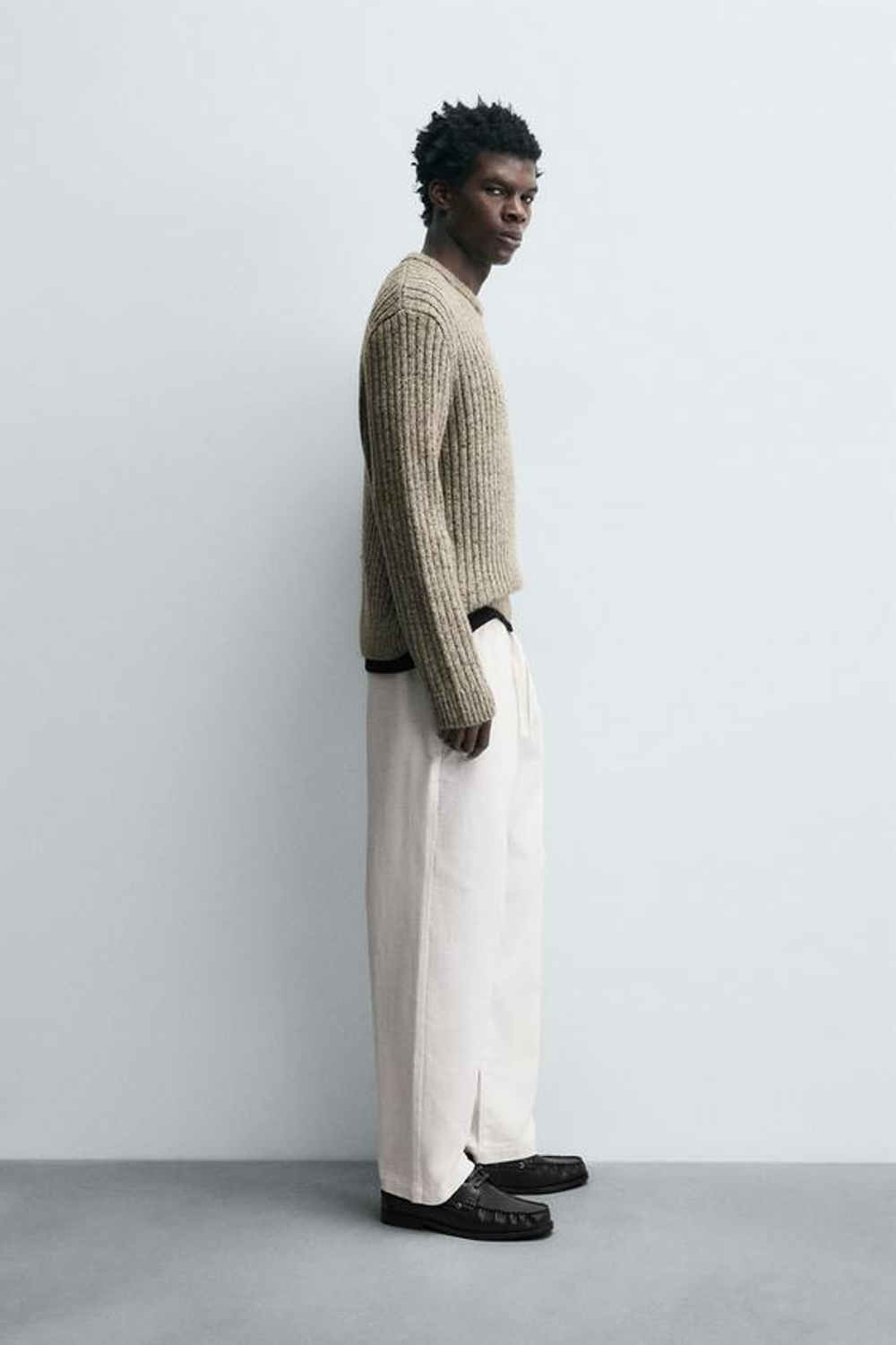 ZARA БРЮКИ RELAXED FIT С РЕЛЬЕФНОЙ СТРУКТУРОЙ, ЖЕЛТОВАТО-БЕЛЫЙ