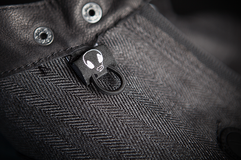 Мотокуртка - ICON 1000 VIGILANTE DROPOUT (текстиль+кожа, черная)