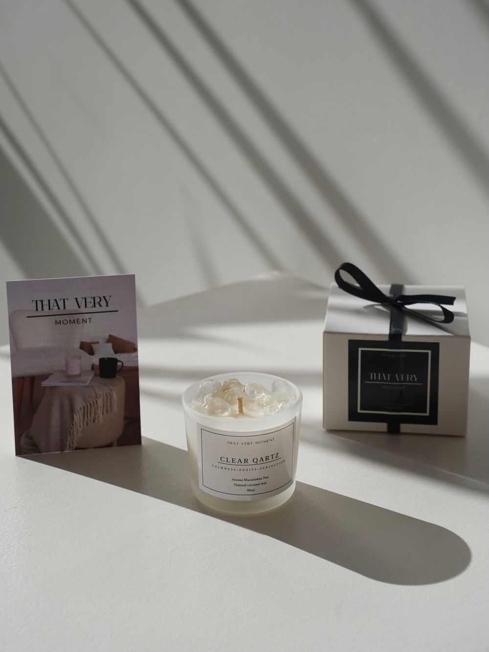 Ароматическая свеча с натуральным камнем "Горный хрусталь" и ароматом "Макадамия & Сандал" 80мл