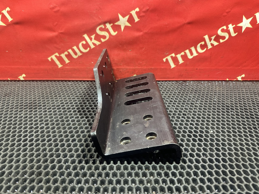 Кронштейн глушителя 2023г