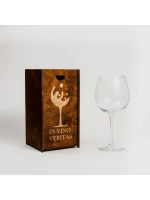 Бокал для вина с гравировкой в подарочной упаковке