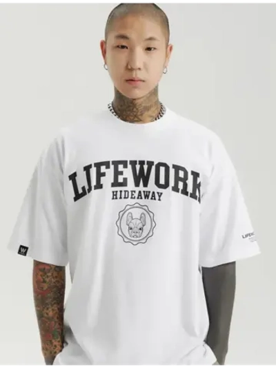 Футболка с арочной надписью