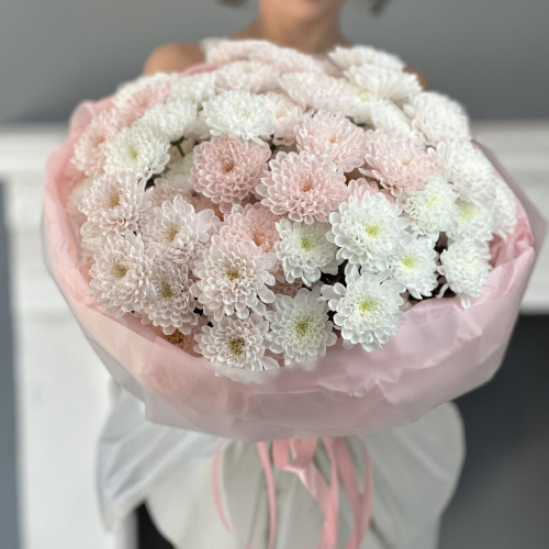 Пышный букет из кустовой хризантемы L