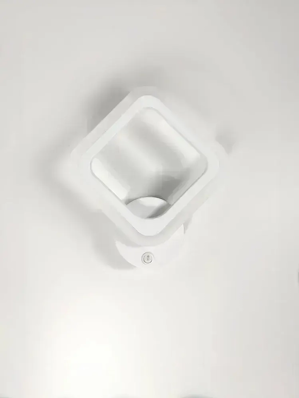 Бра с кнопкой, настенный светодиодный светильник белый, ромб, квадрат 8822/1 WH, 16 ВТ, комнатное освещение 5 кв. м. 1801